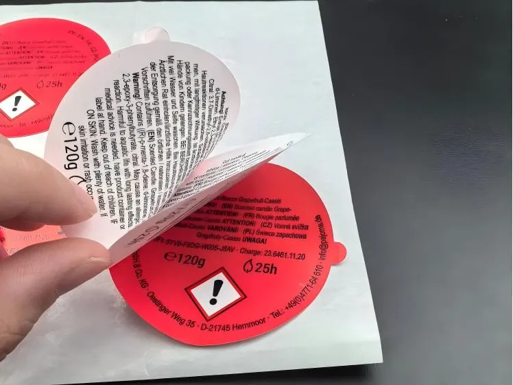 Полски клиент поръчва опаковане и изпращане на многослоен етикет