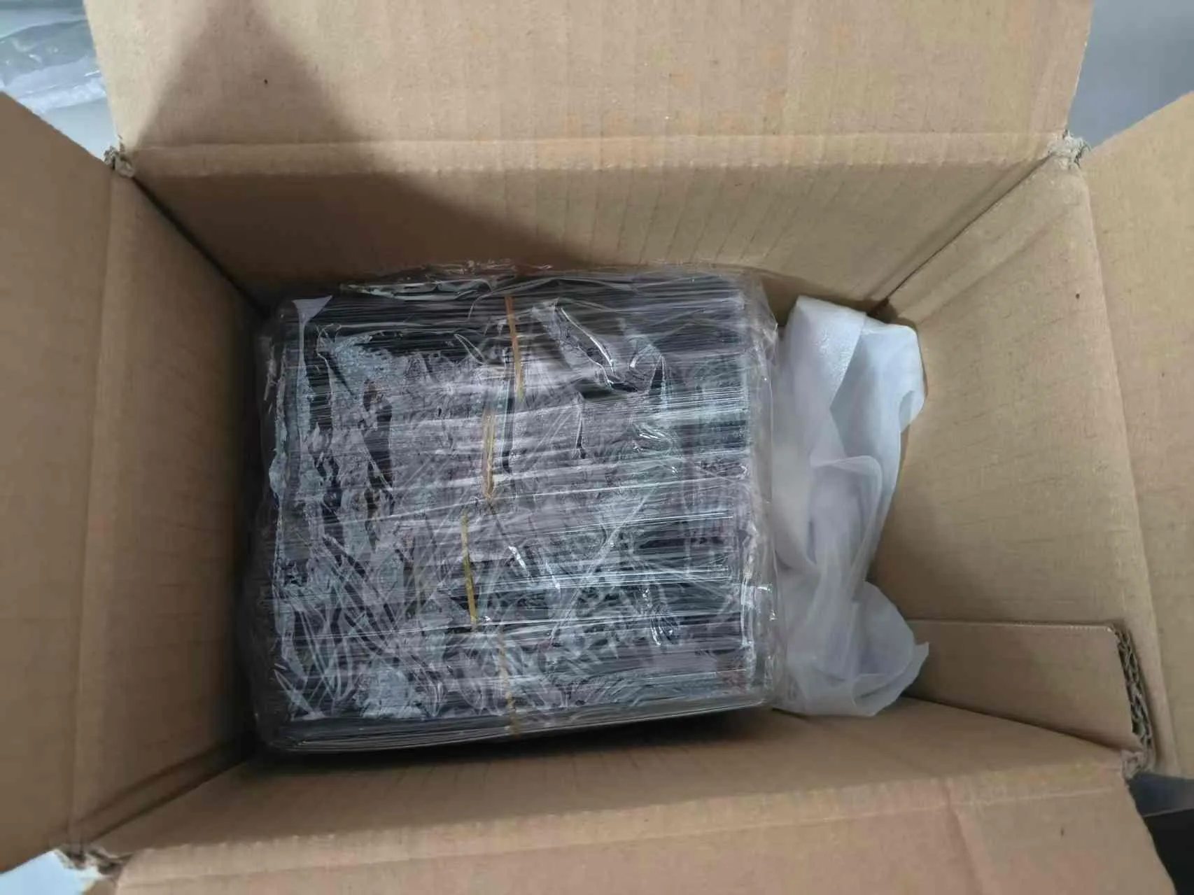 Поръчката за обложка на кредитната карта е изпратена