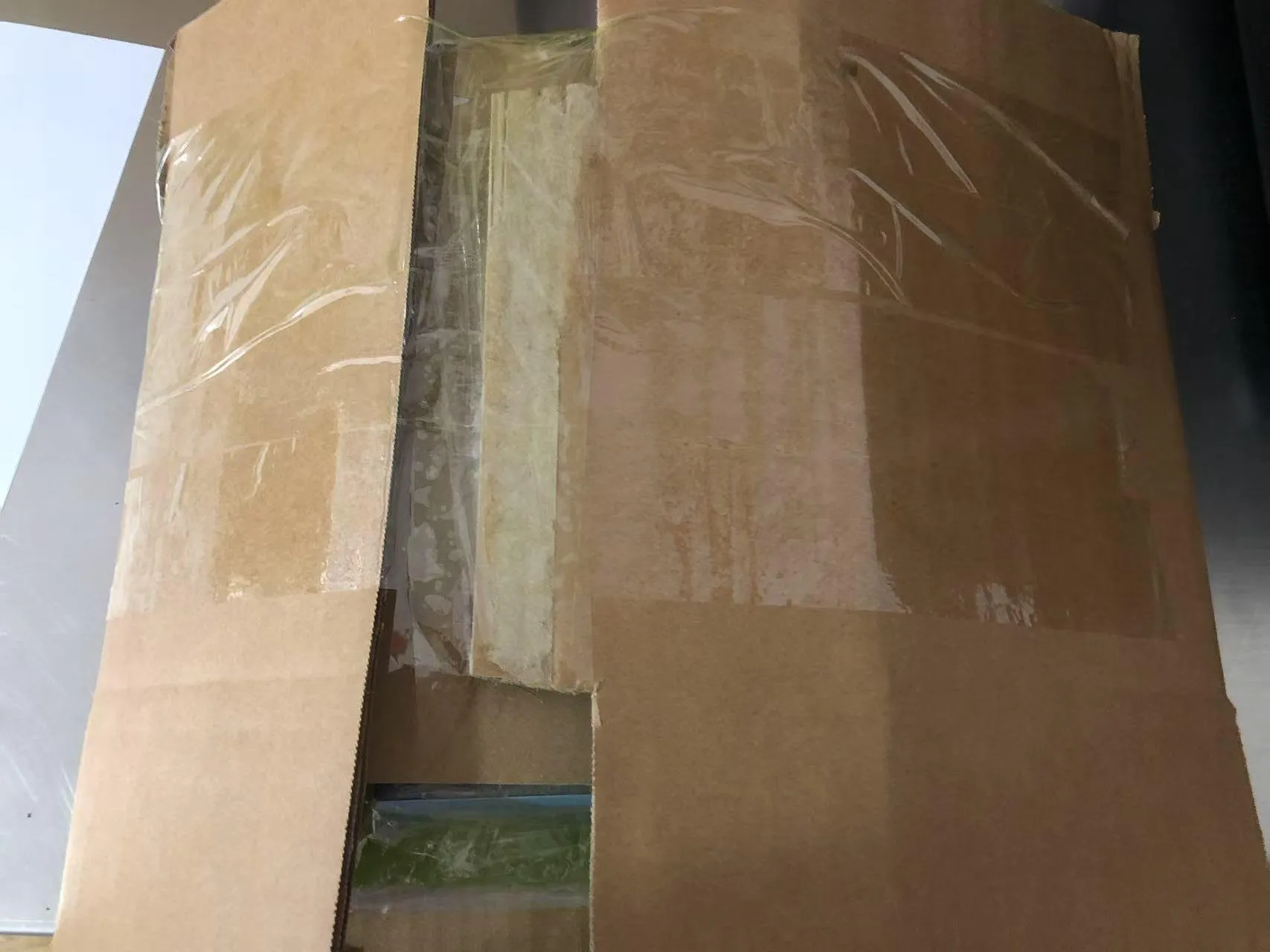 Напредъкът в изпращането на преносими детски книжки със стикери в Уганда